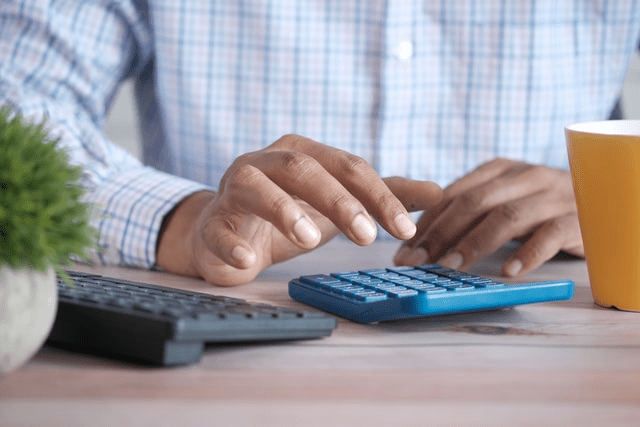  A financial expert calculating a home’s resale value