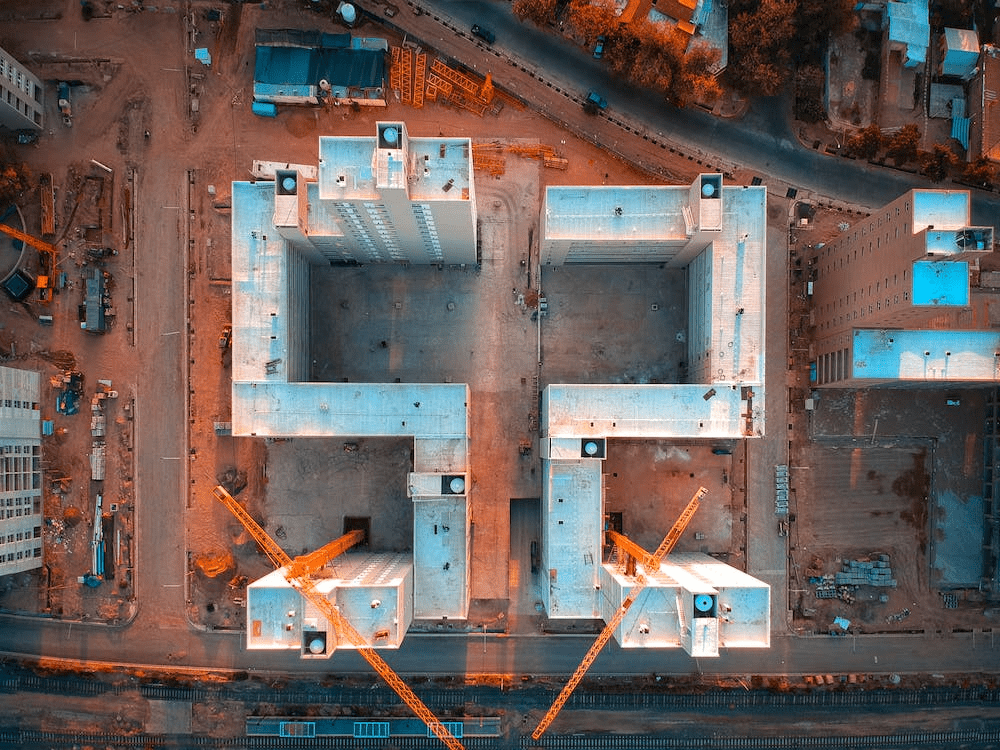  A photo showing an overhead view of a large construction site.