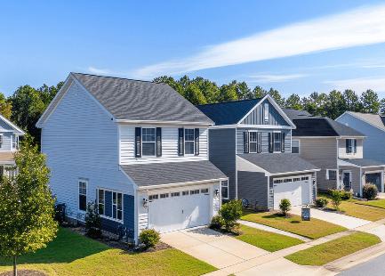 A large neighborhood with large houses